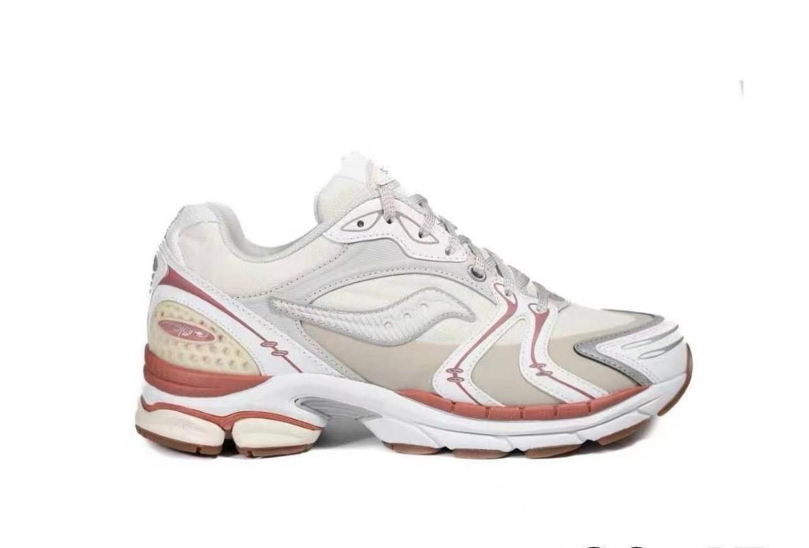 Saucony Progrid Triumph 4 Beige & Rose