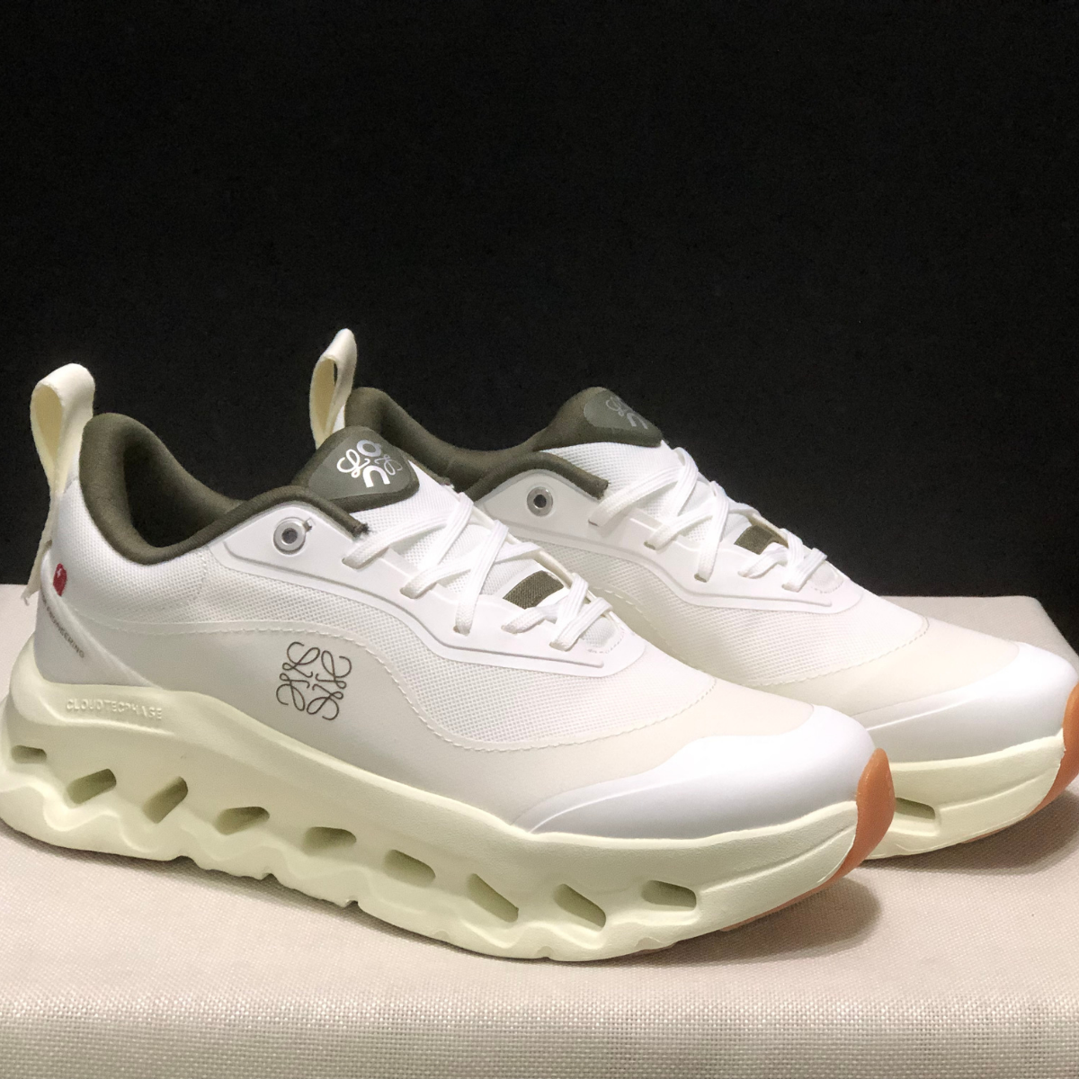 On Running Cloudtilt × Loewe White Kaki