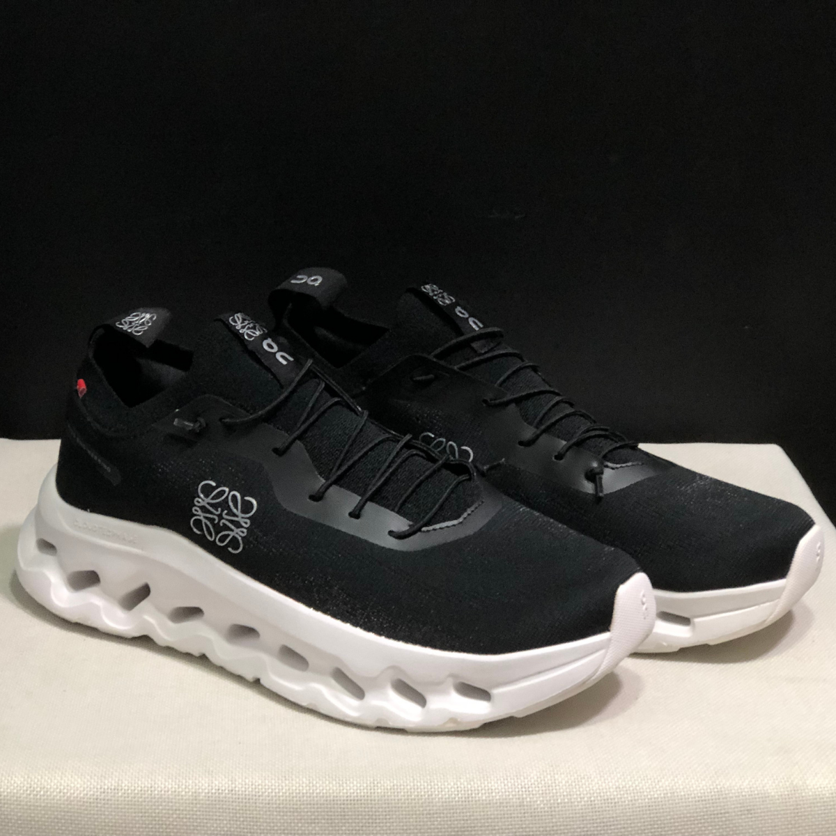 On Running Cloudtilt × Loewe 2.0 Black and White