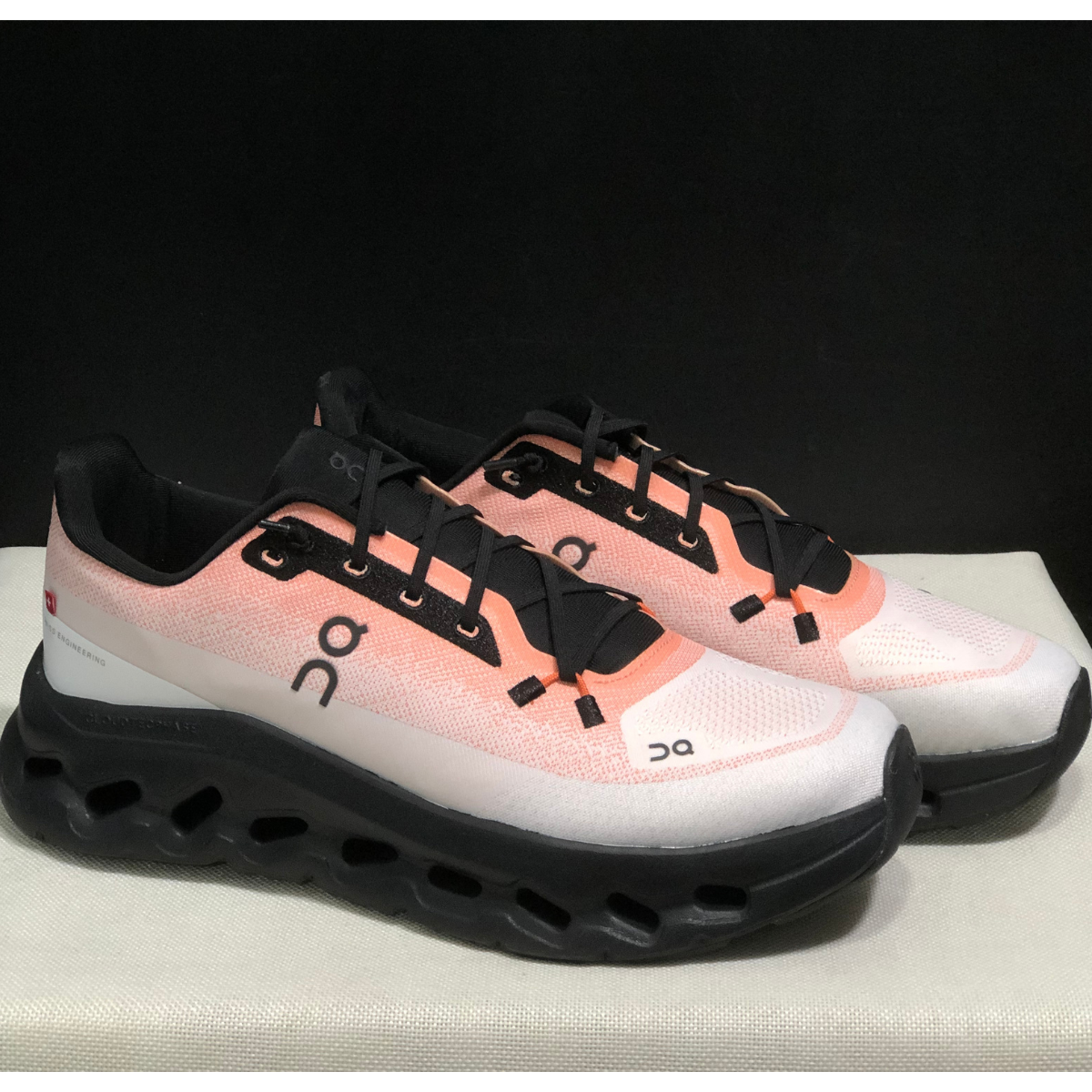 On Running Cloudtilt Black Peach