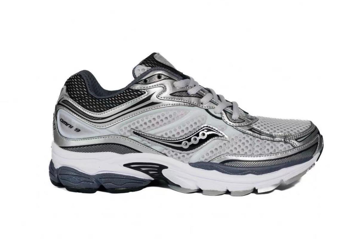 Saucony ProGrid Omni 9 Metallic