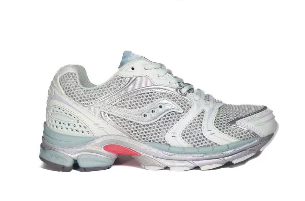 Saucony ProGrid Omni 9 White Lotus