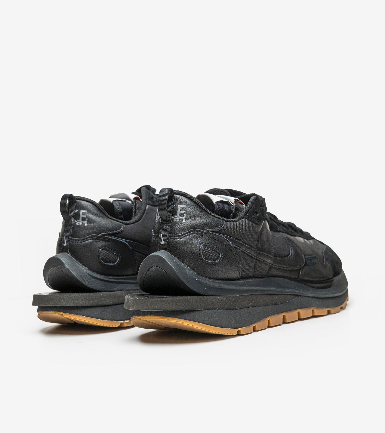 Nike Vaporwaffle Sacai Black Gum
