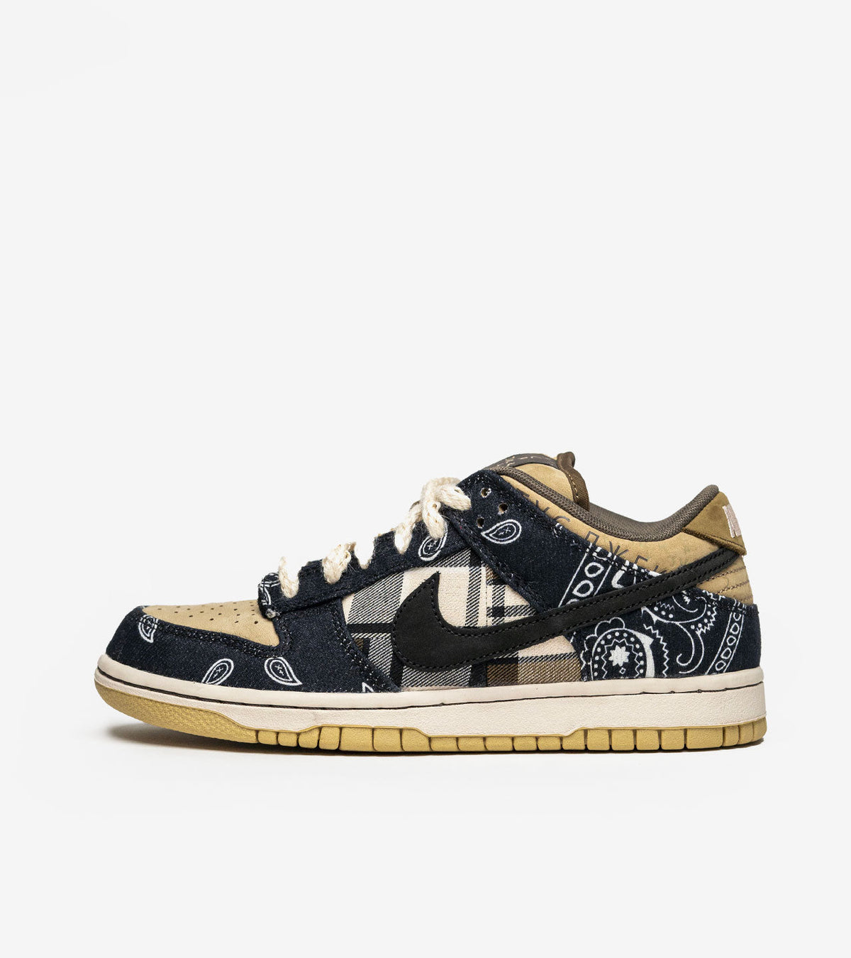 NIKE SB DUNK LOW TRAVIS SCOTT