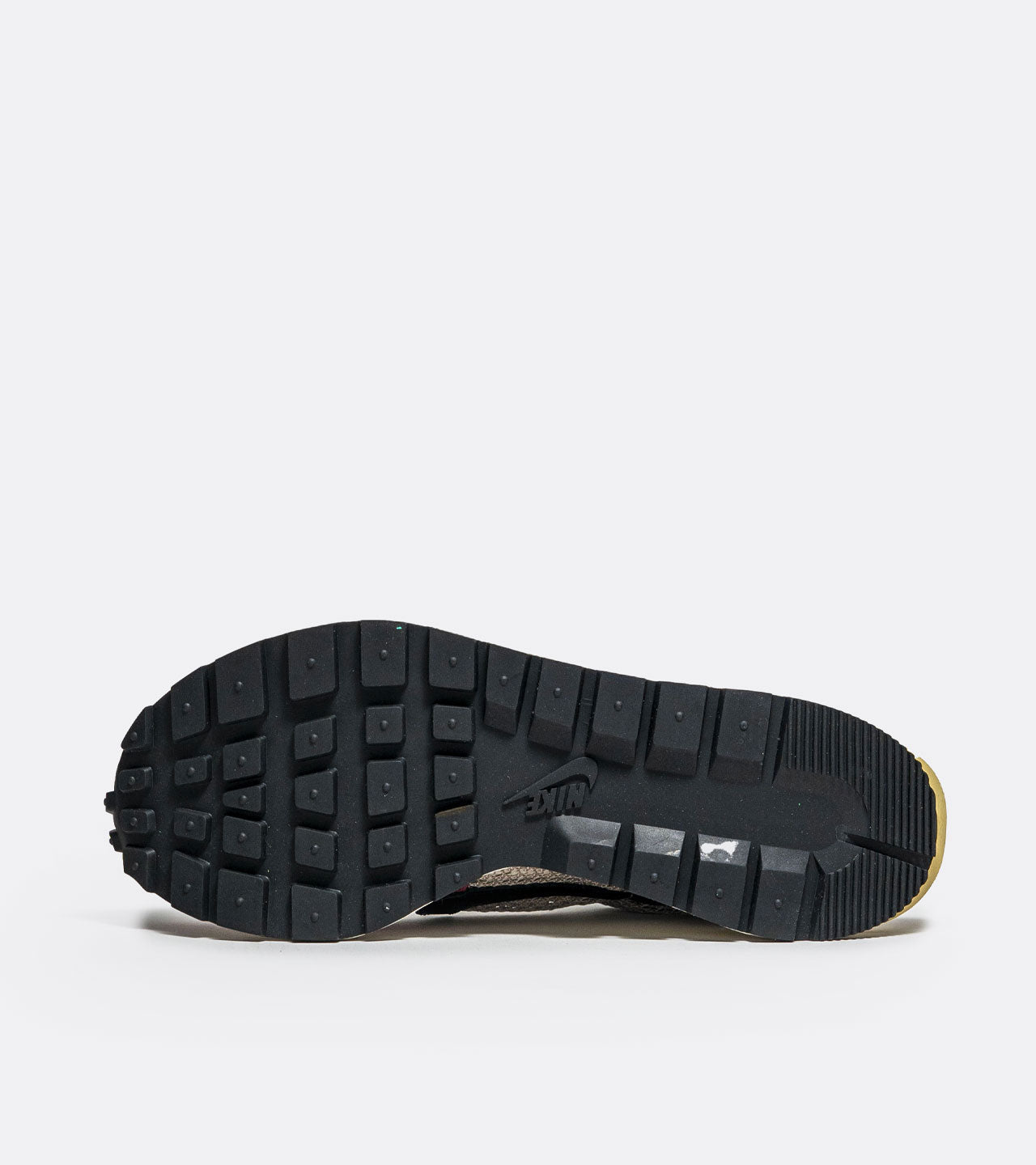 Nike Vaporwaffle sacai Villain Red Neptune Green